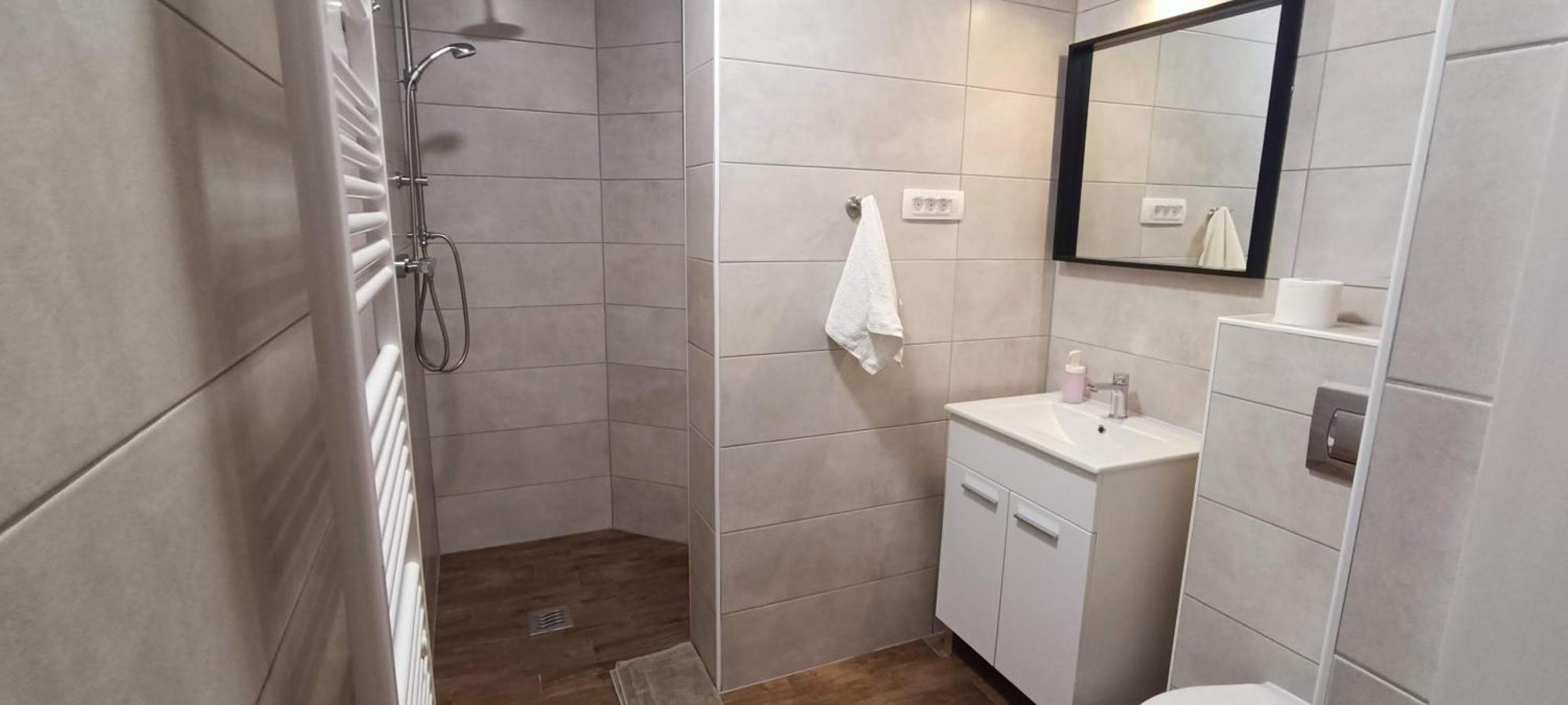 Apartments Branka- 4 Apartments In House- 1 Apartment Has Jacuzzi Vir Bagian luar foto