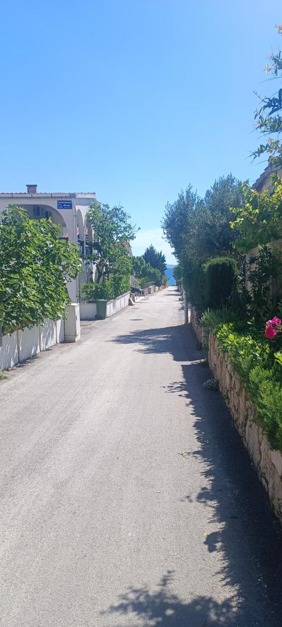 Apartments Branka- 4 Apartments In House- 1 Apartment Has Jacuzzi Vir Bagian luar foto